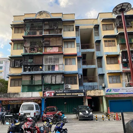Homestay Syahezzie Fully Aircond Netflix With Jacuzi Ampang  Exterior photo