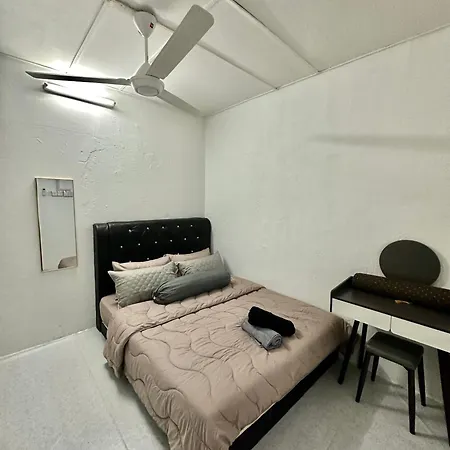 Homestay Syahezzie Fully Aircond Netflix With Jacuzi Ampang  Exterior photo