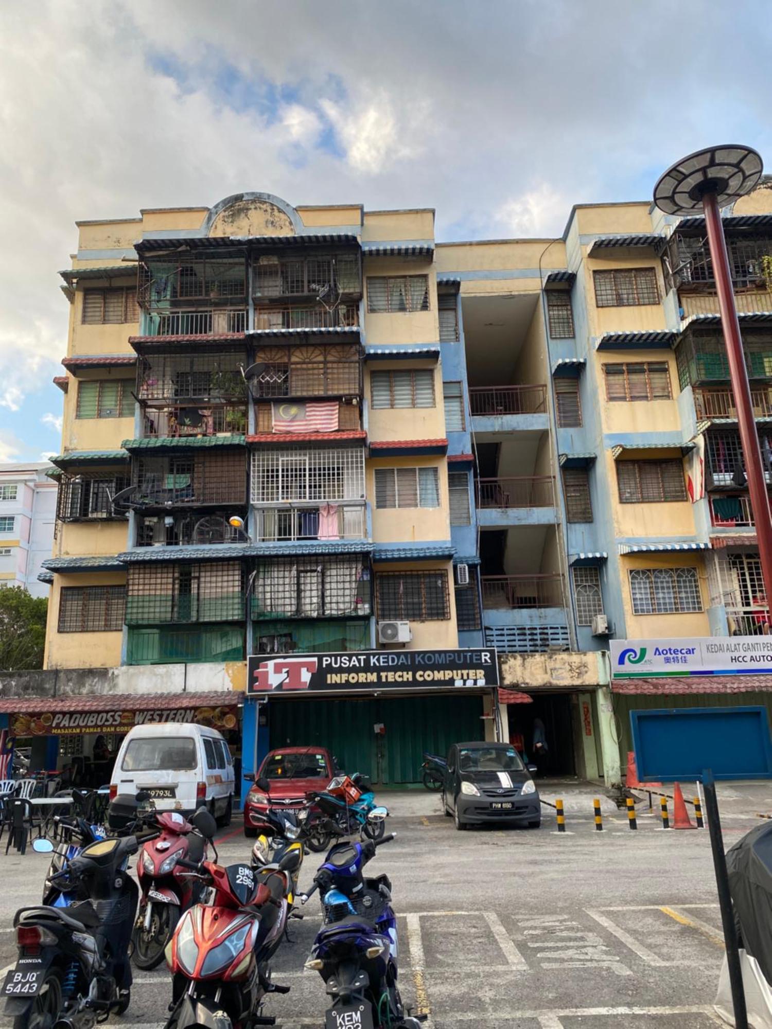 Syahezzie Fully Aircond Netflix With Jacuzi Ampang (Selangor)