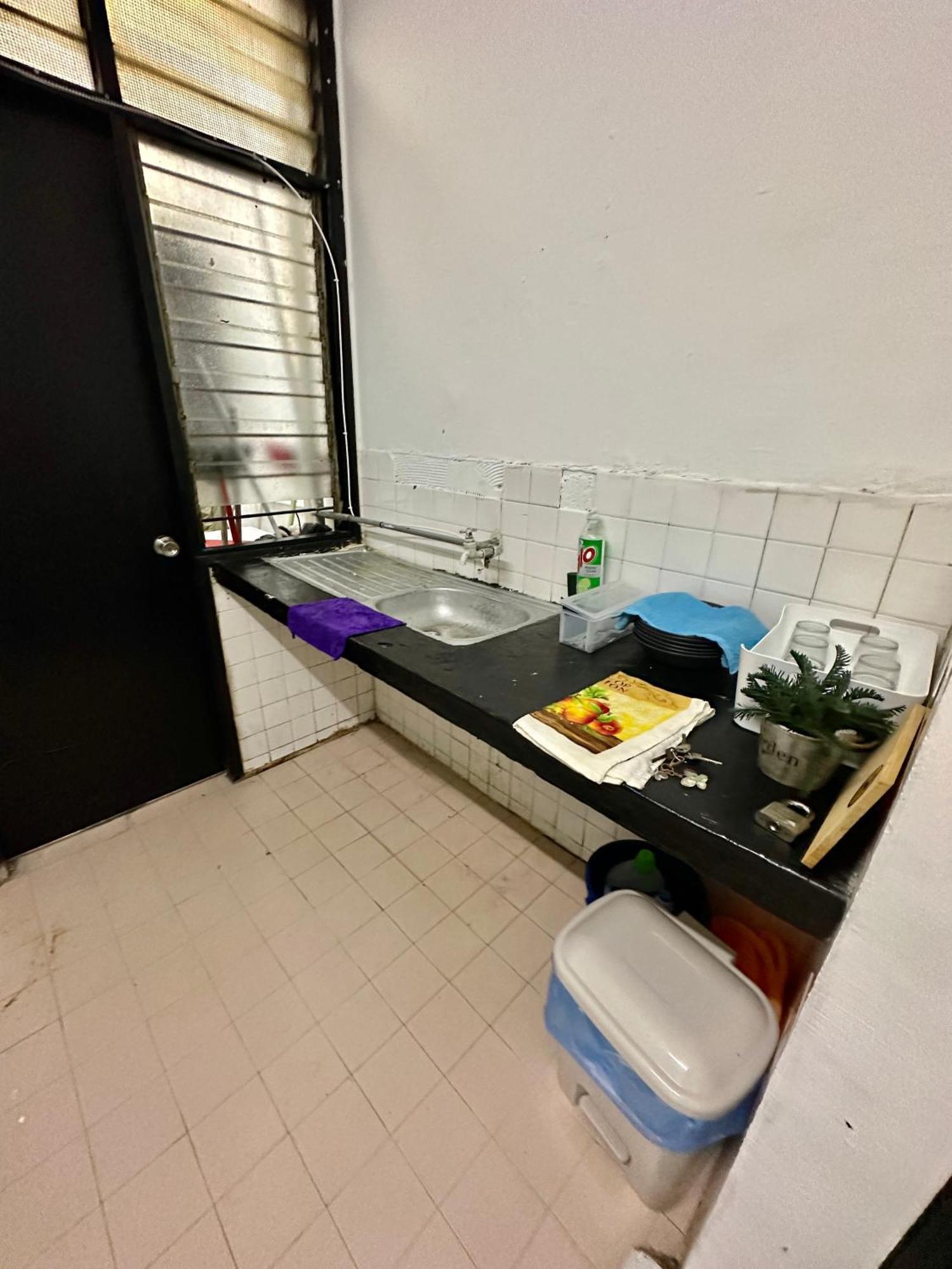 Syahezzie Fully Aircond Netflix With Jacuzi * Ampang (Selangor)